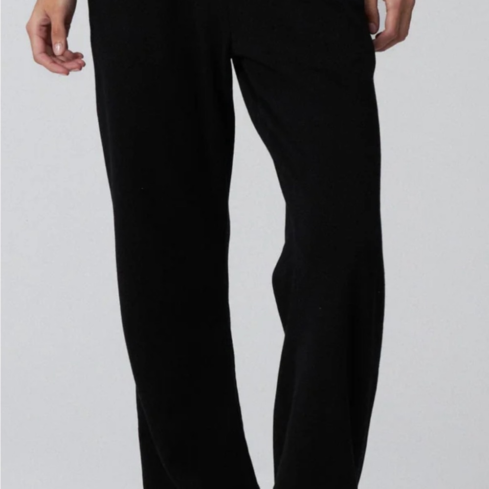 TALENTLESS Women’s Black Sweatpants